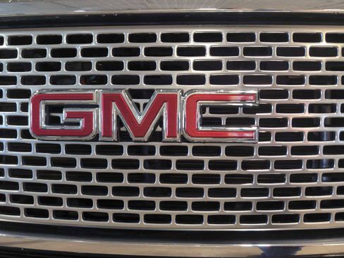Used 2017 GMC Yukon SLE w/ Convenience Package image 27
