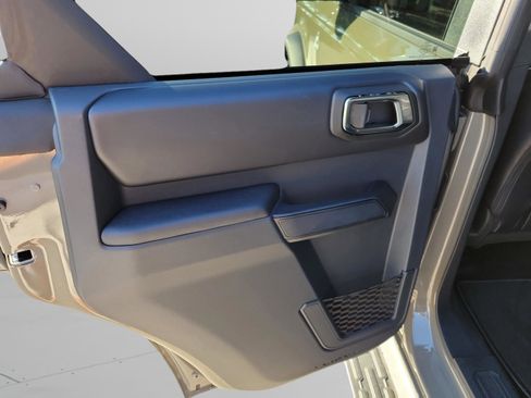 New 2025 Ford Bronco Outer Banks w/ Black Appearance Package image 30