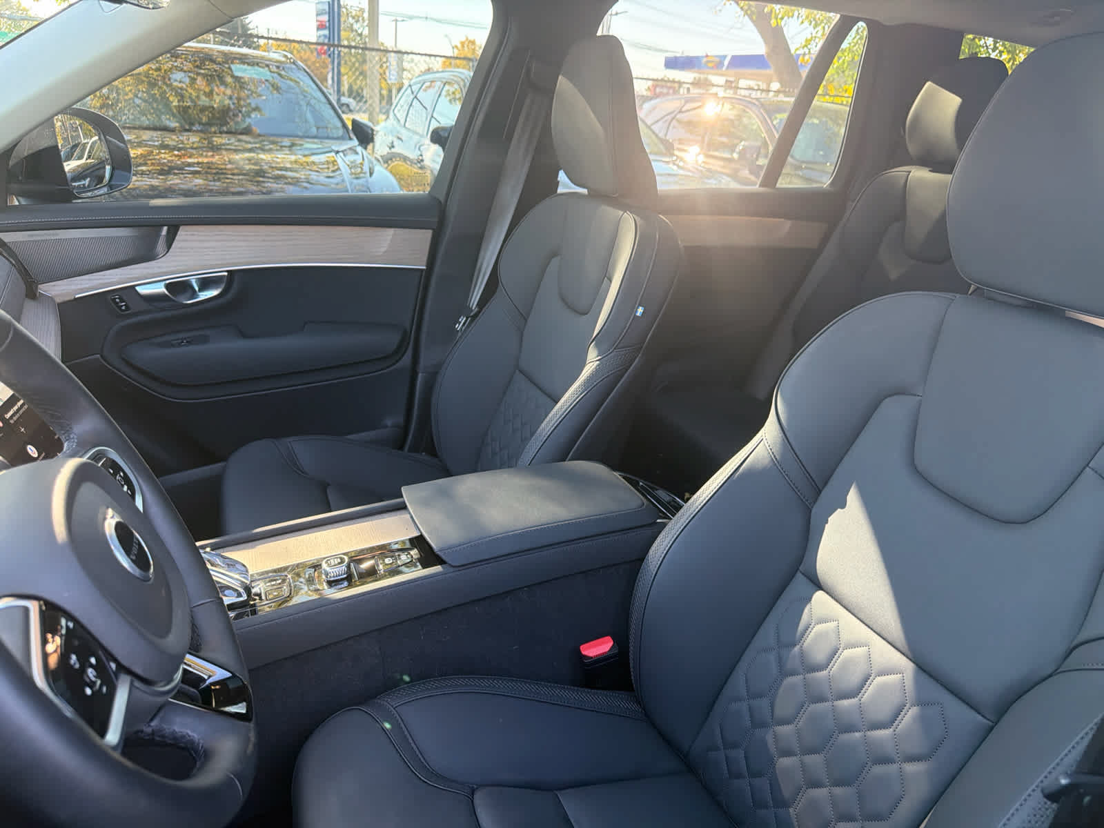 Certified 2025 Volvo XC90 B5 Plus AWD/4WD image 13