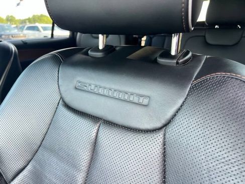 Used 2023 Jeep Grand Cherokee L Summit AWD/4WD image 8