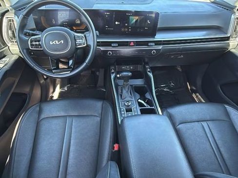 Used 2024 Kia Sorento S image 26