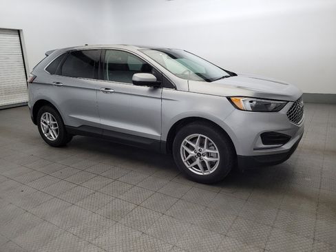 Used 2024 Ford Edge SEL image 11