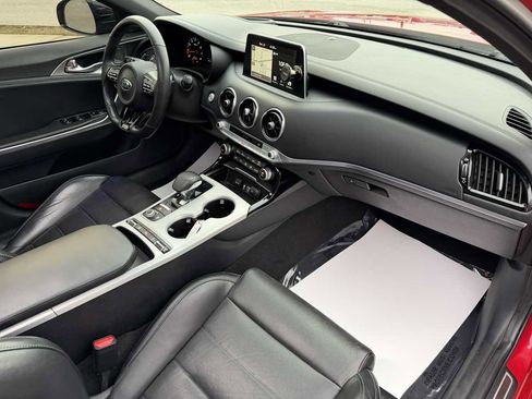 Used 2018 Kia Stinger GT2 image 19