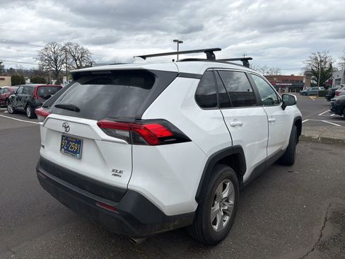 Used 2020 Toyota RAV4 XLE w/ XLE Grade Weather Package image 4