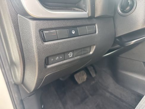 Used 2023 Nissan Rogue SV AWD/4WD image 18