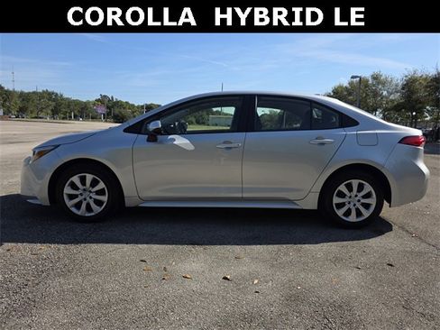 Used 2023 Toyota Corolla LE image 6