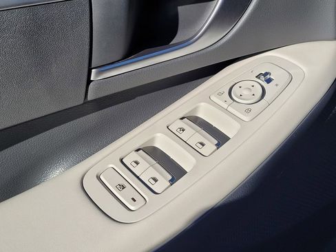 Certified 2025 Hyundai Sonata SE FWD image 16