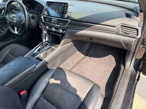 Used 2018 Honda Accord Sport image 17