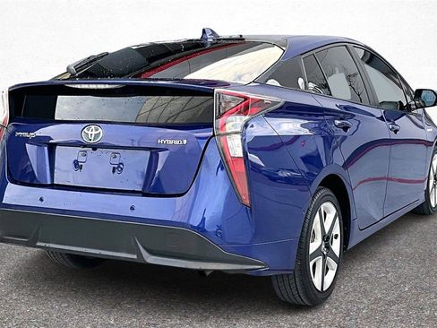 Used 2018 Toyota Prius Four Touring image 7