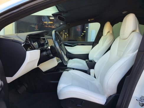 Used 2017 Tesla Model X 100D AWD/4WD image 13