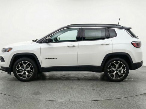 Used 2025 Jeep Compass Limited image 3