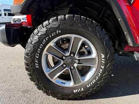 Used 2021 Jeep Wrangler Unlimited Sahara image 9