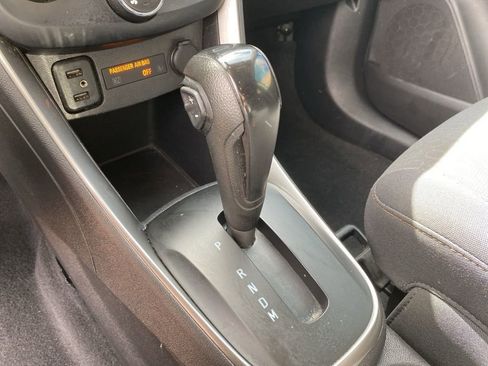 Used 2020 Chevrolet Trax LS image 34