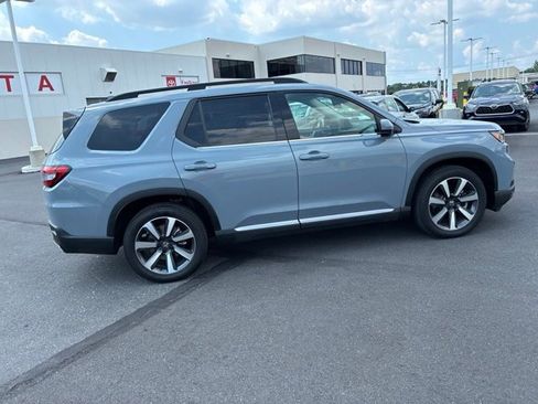 Used 2025 Honda Pilot Touring image 6