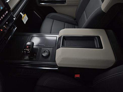 New 2026 GMC Hummer EV SUV image 25