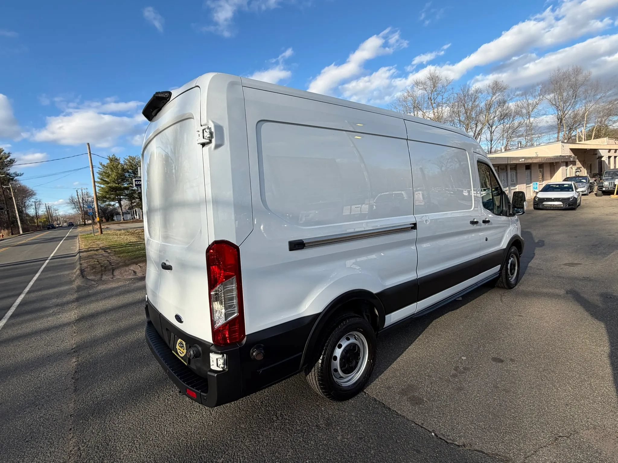 Used 2019 Ford Transit 250 148 Medium Roof RWD image 5