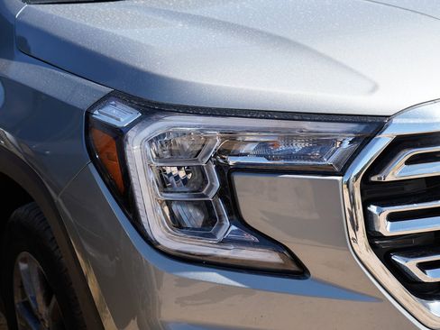 Used 2024 GMC Terrain SLT image 5