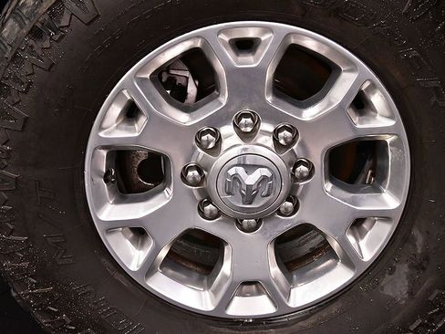 Used 2024 RAM 2500 Laramie AWD/4WD image 9