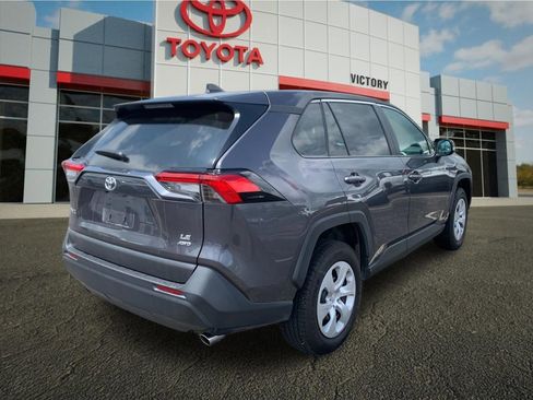Used 2024 Toyota RAV4 LE AWD/4WD image 3