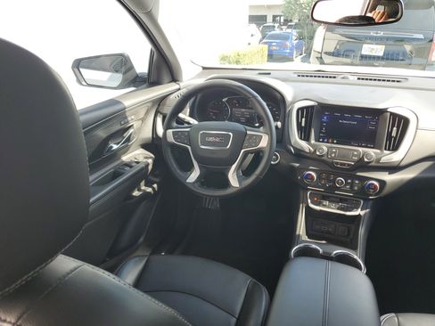Used 2023 GMC Terrain SLT w/ LPO, Floor Liner Package AWD/4WD image 17