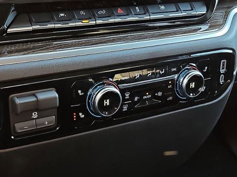 New 2026 GMC Sierra 1500 Elevation image 12