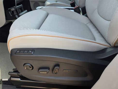 New 2025 Volkswagen ID. Buzz 1st Edition image 20