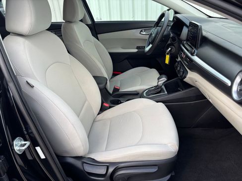 Used 2023 Kia Forte LXS image 35