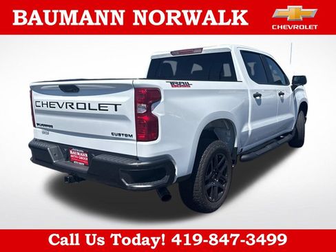 Used 2025 Chevrolet Silverado 1500 Custom Trail Boss w/ Turbomax Blackout Package AWD/4WD image 7