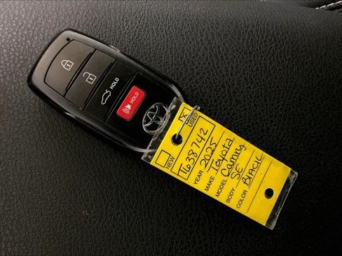 Used 2025 Toyota Camry SE FWD image 11