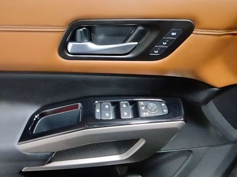 Certified 2023 Nissan Pathfinder Platinum AWD/4WD image 9