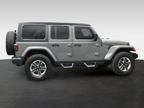 Used 2020 Jeep Wrangler Unlimited Sahara w/ Cold Weather Group AWD/4WD image 5