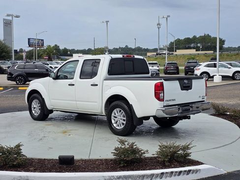 Used 2017 Nissan Frontier SV AWD/4WD image 4
