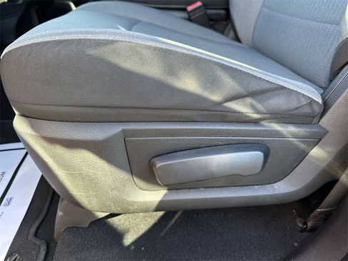 Used 2021 RAM 1500 Classic SLT image 12