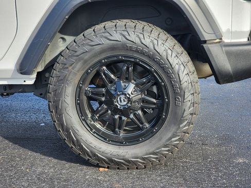 Used 2025 Jeep Wrangler Sport image 11