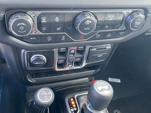 New 2026 Jeep Wrangler Unlimited Sahara AWD/4WD image 23