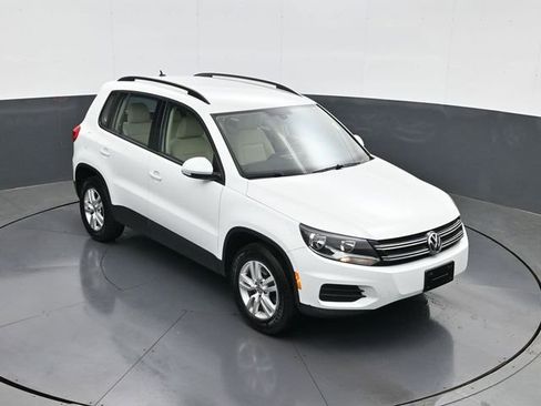 Used 2016 Volkswagen Tiguan S image 15