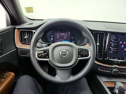 Certified 2023 Volvo XC60 B5 Plus w/ Climate Package AWD/4WD image 21