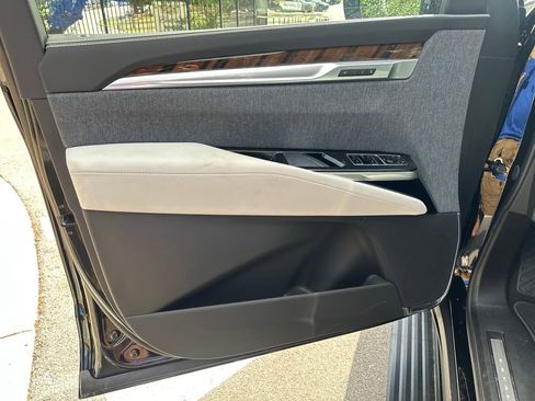 New 2026 Cadillac Escalade Platinum Sport w/ LPO, ONYX Package AWD/4WD image 19