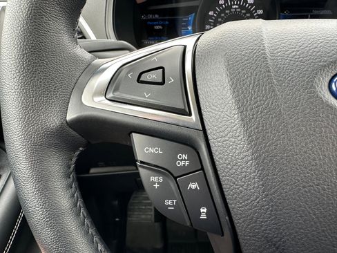 Used 2024 Ford Edge Titanium AWD/4WD image 24