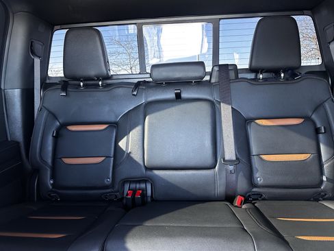 Used 2024 GMC Sierra 1500 AT4 w/ Technology Package image 13