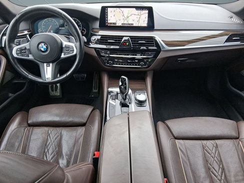 Used 2019 BMW M550i xDrive image 14