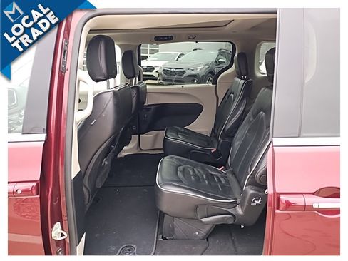 Used 2022 Chrysler Pacifica Limited image 29