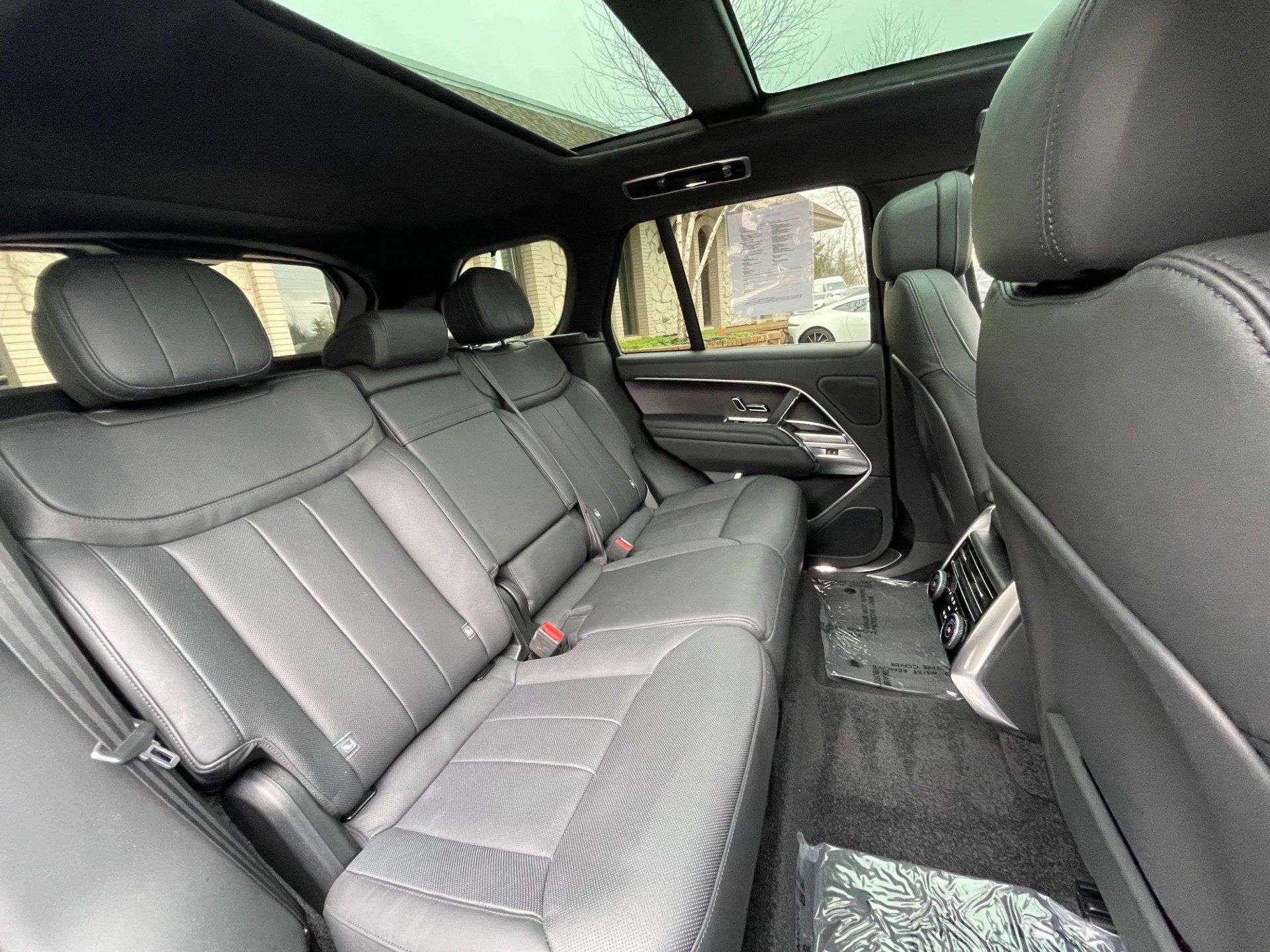 Used 2023 Land Rover Range Rover SE AWD/4WD image 18