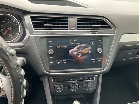 Used 2020 Volkswagen Tiguan SE w/ Panoramic Sunroof Package image 33