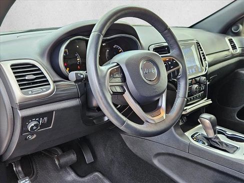 Used 2019 Jeep Grand Cherokee Altitude image 10