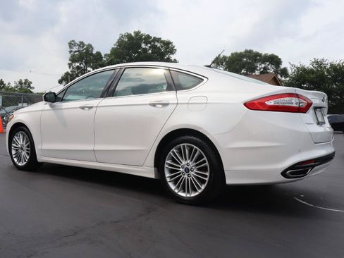 Used 2015 Ford Fusion SE w/ Equipment Group 202A FWD image 3