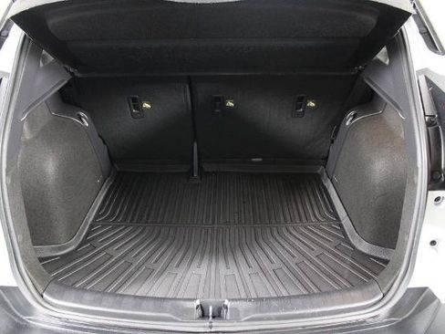 Certified 2019 Nissan Kicks SV FWD image 17
