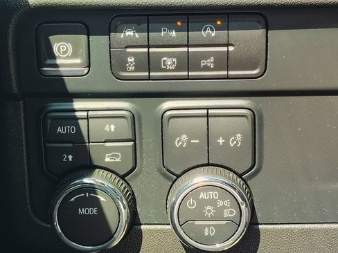 Certified 2025 Chevrolet Tahoe Premier AWD/4WD image 30