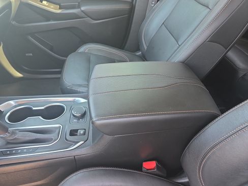 Used 2020 Chevrolet Traverse Premier FWD image 15