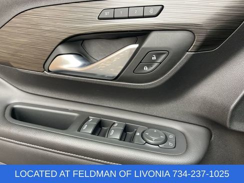 Certified 2024 GMC Terrain SLT image 22